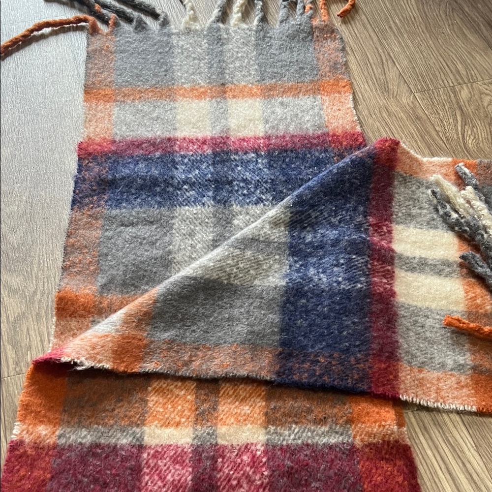 Joy SUSAN Plaid Fringe XL Scarf in Gray Orange Pink Blue NWOT - Picture 6 of 12